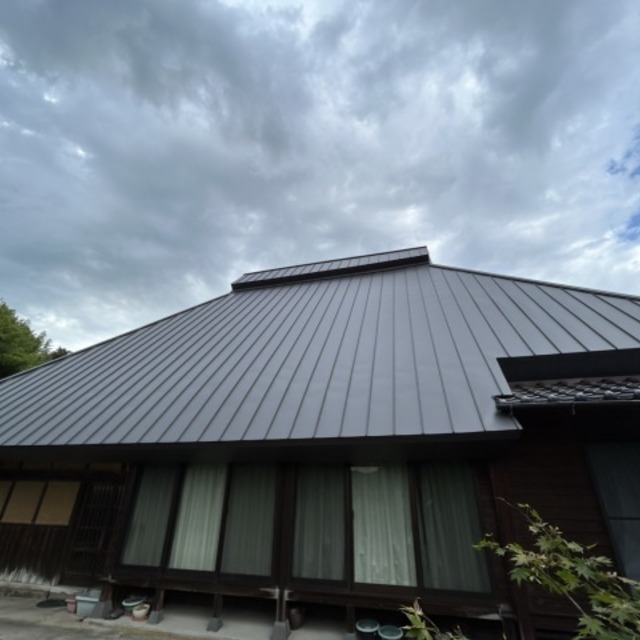 島根県安来市　屋根改修工事　カバー工法の画像