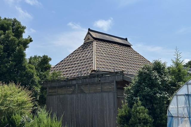 屋根下地施工中