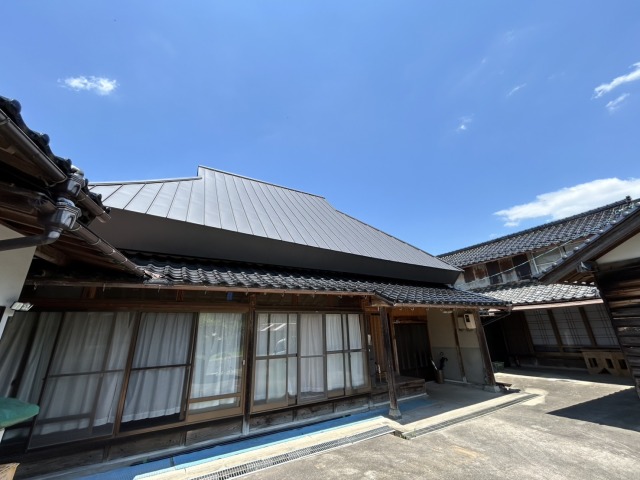 茅葺き屋根の改修工事を行いましたの画像